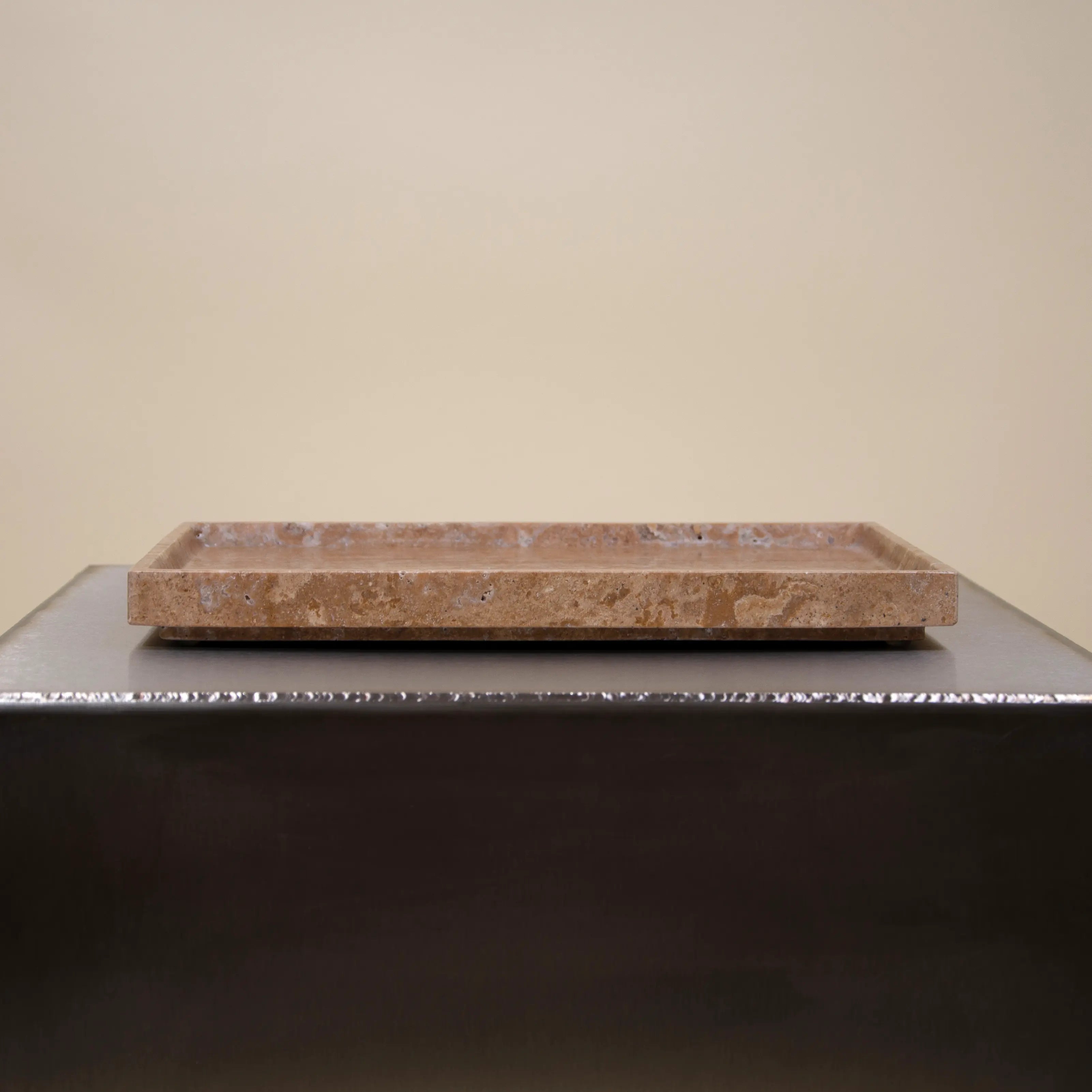 podium tray - noce travertine