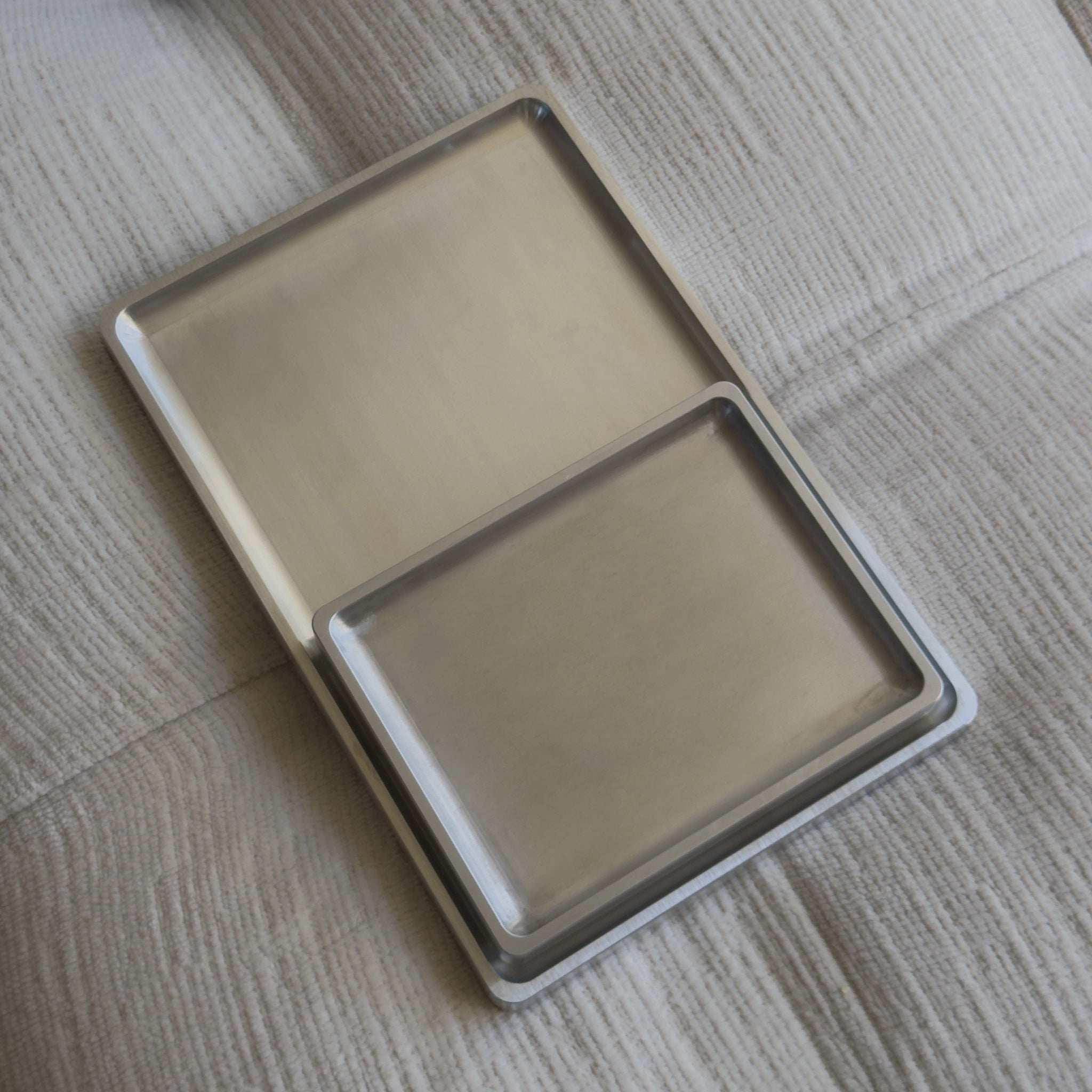 initium tray large - aluminum