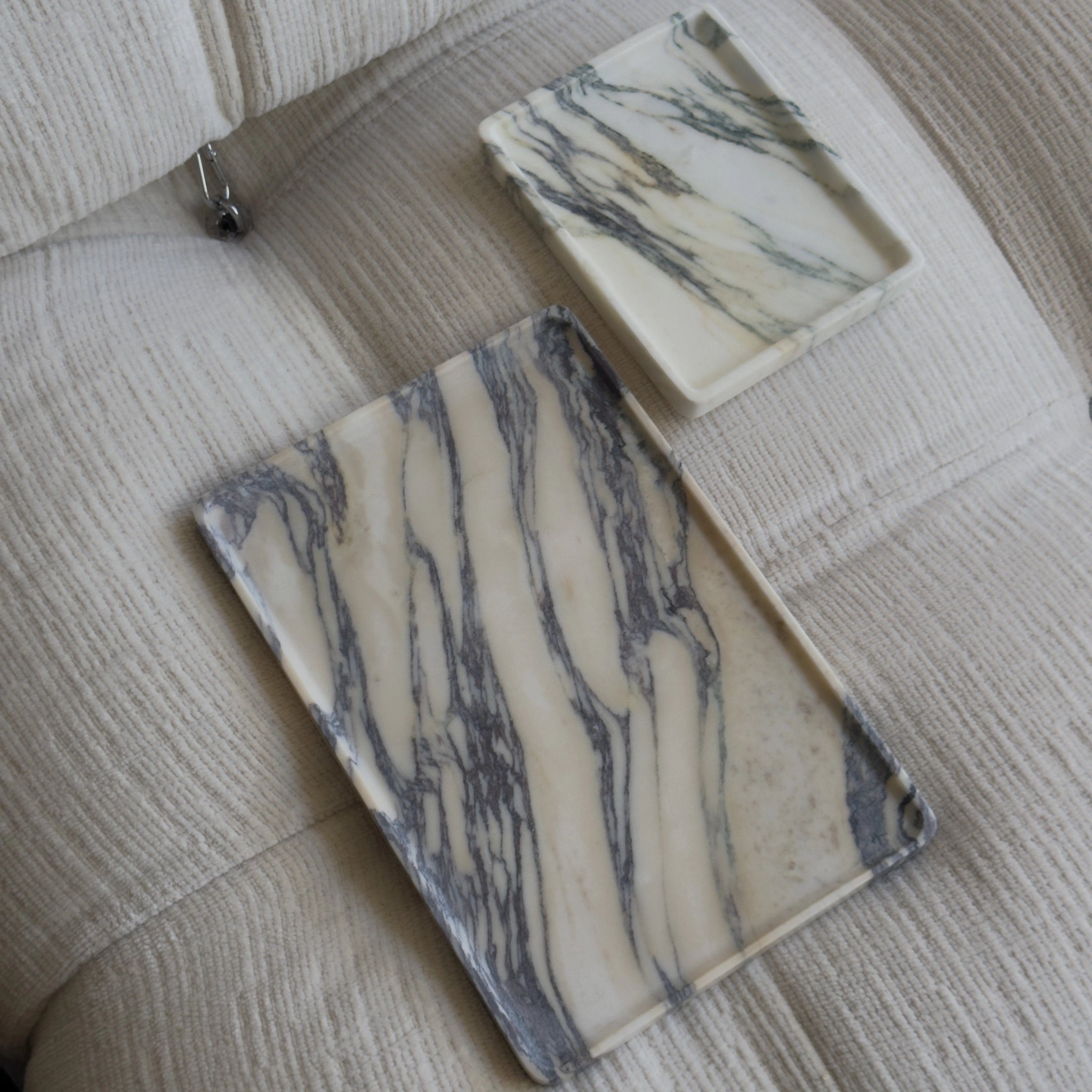 initium tablett groß - viola calacatta marmor