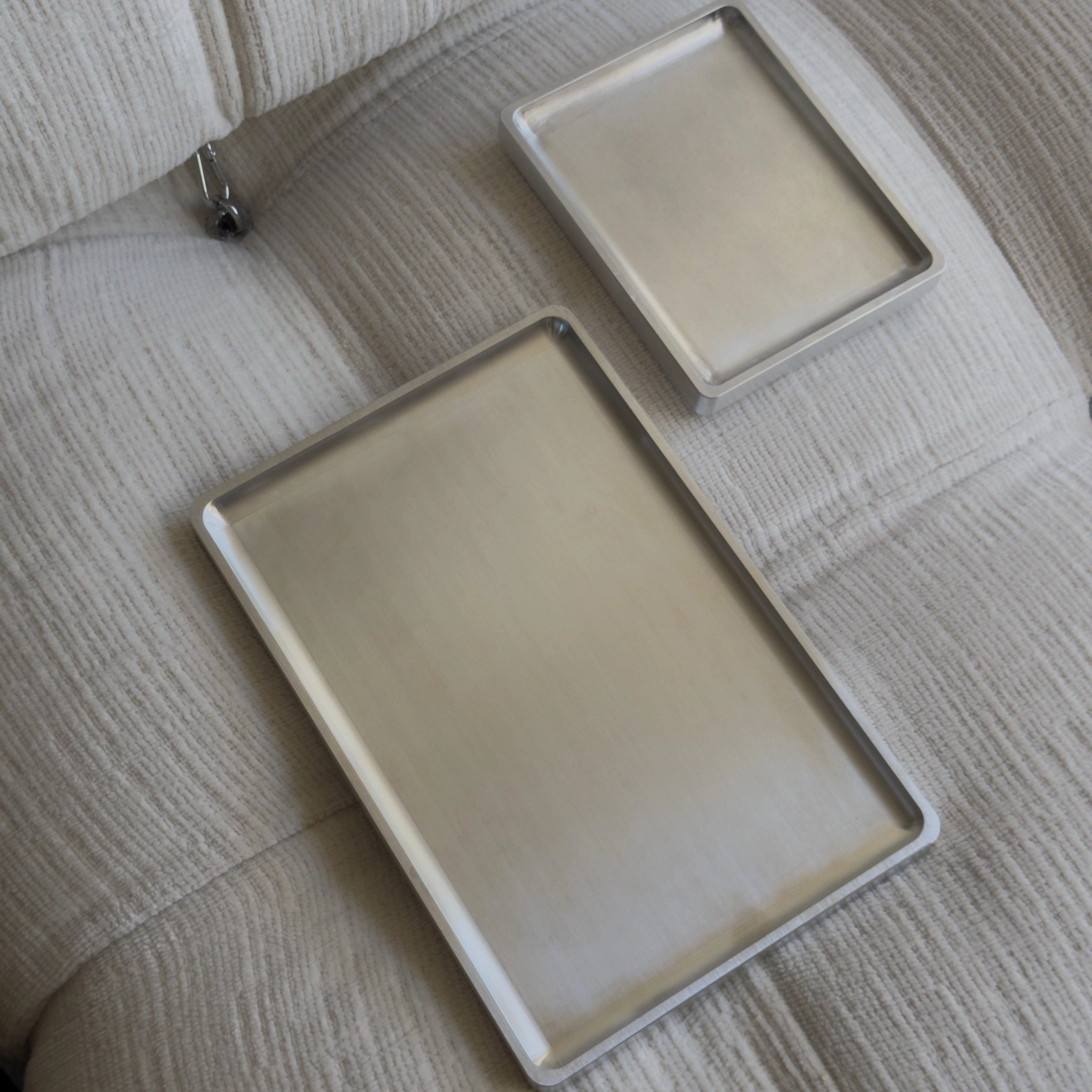 initium tray large - aluminum