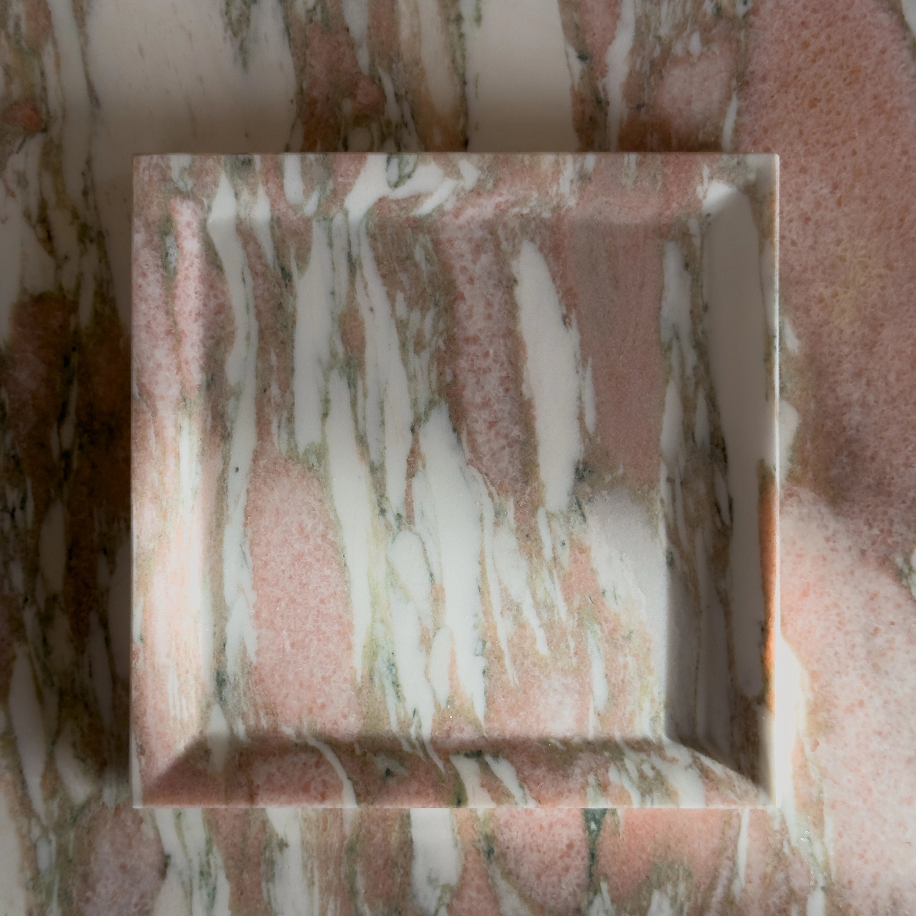 gloria tray - norwegian rose marble
