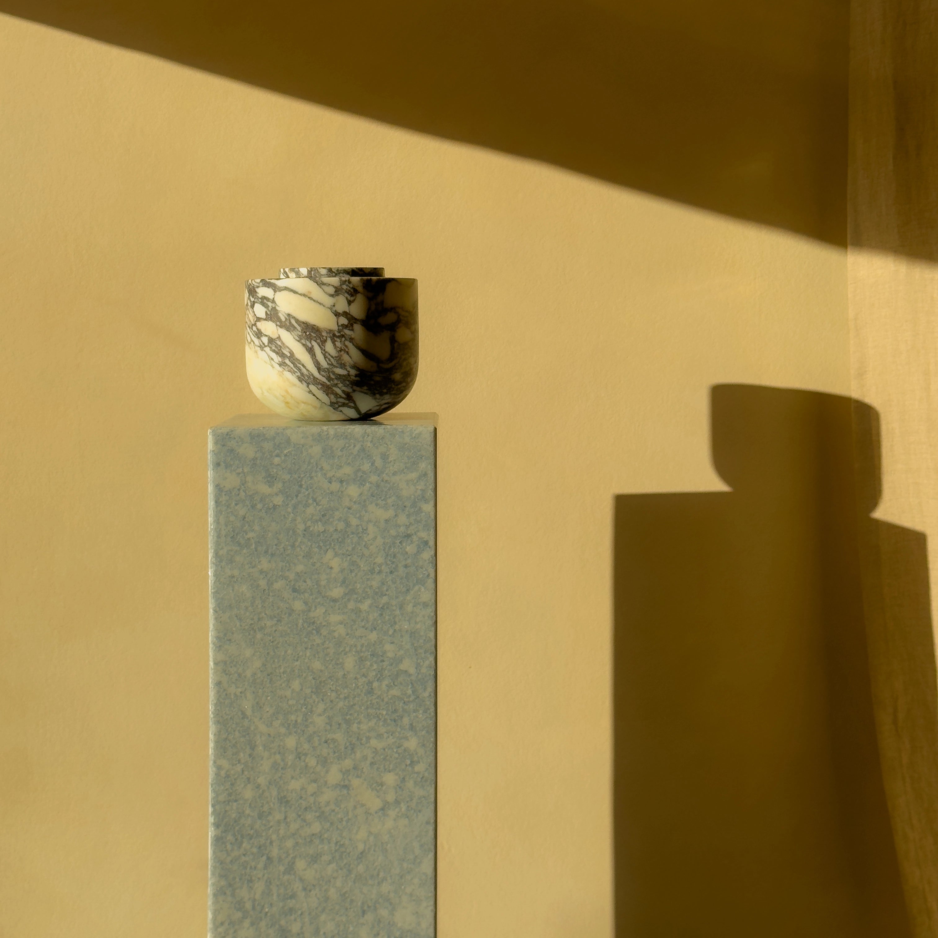 cupola vase - viola calacatta marmor