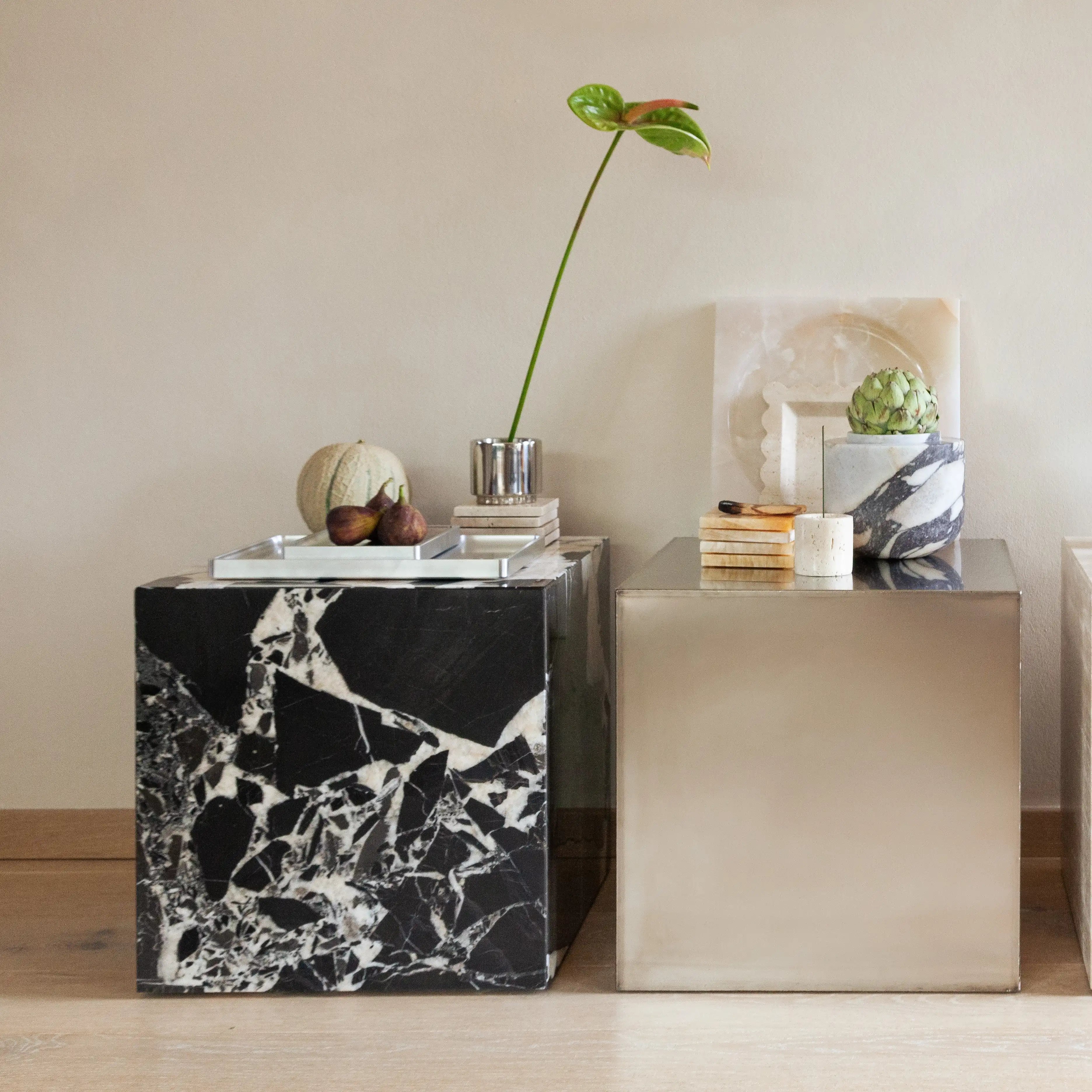 metropolis - grand antique marmor beistelltisch cube