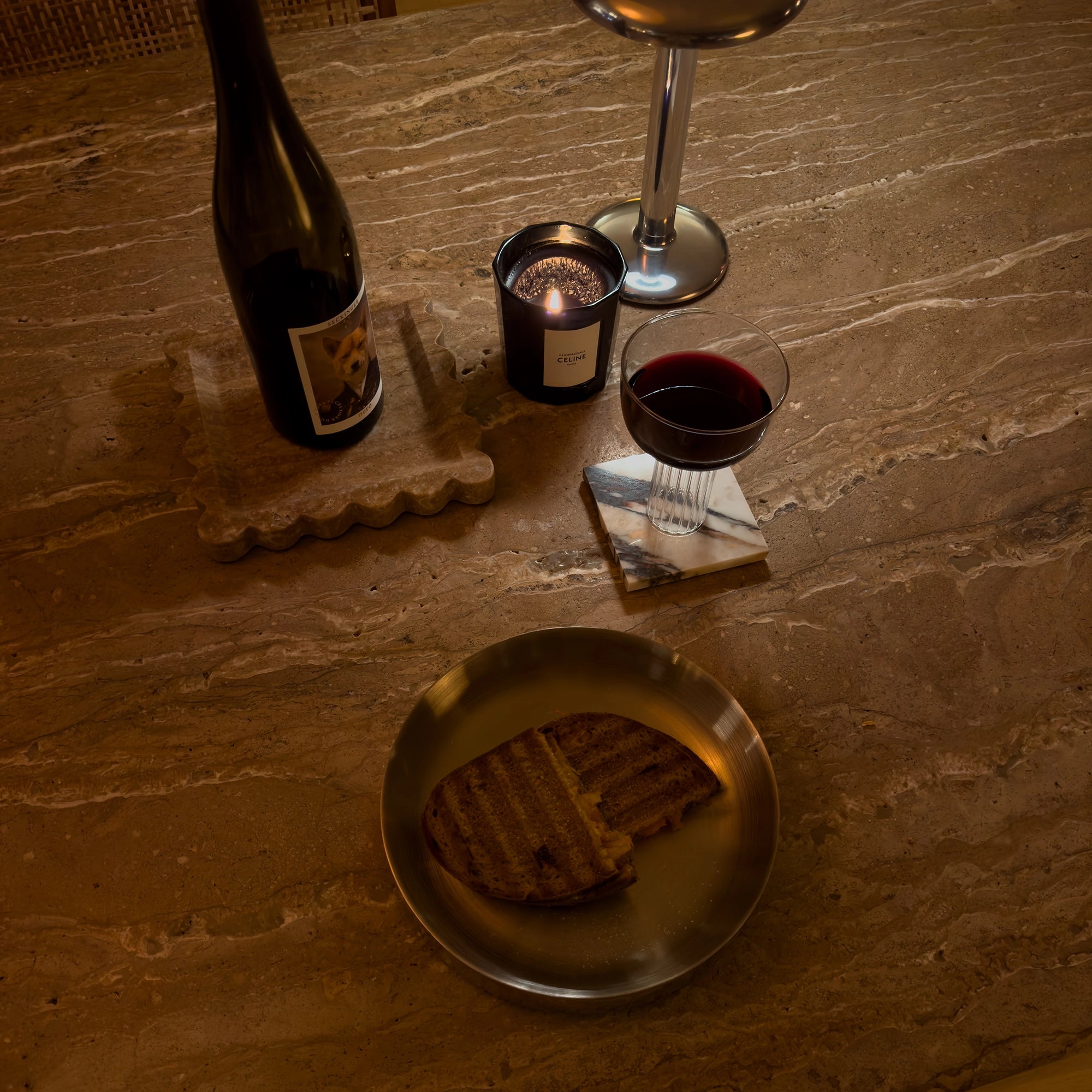 fluctus tray - noce travertine