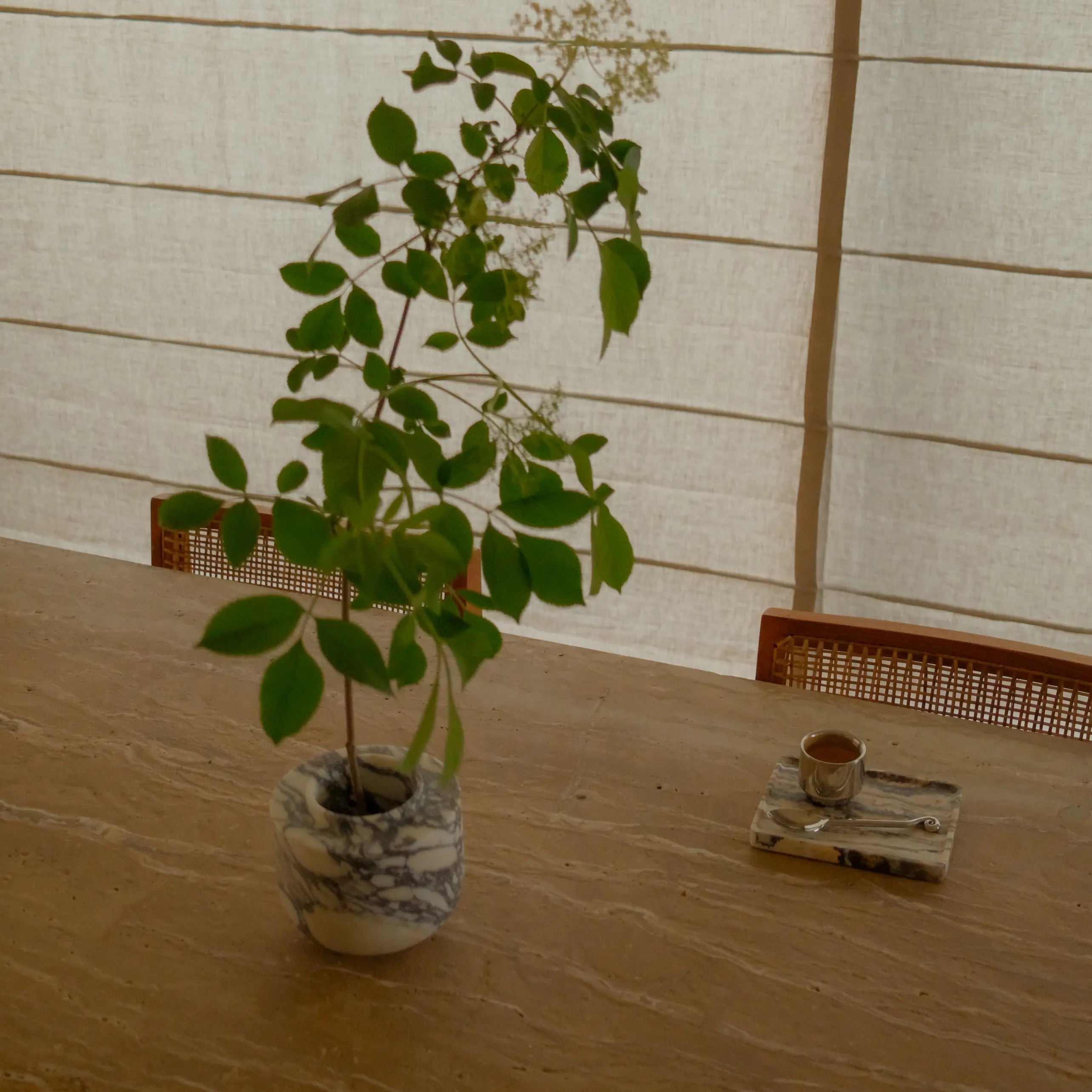 initium tray small - tiramisu travertine