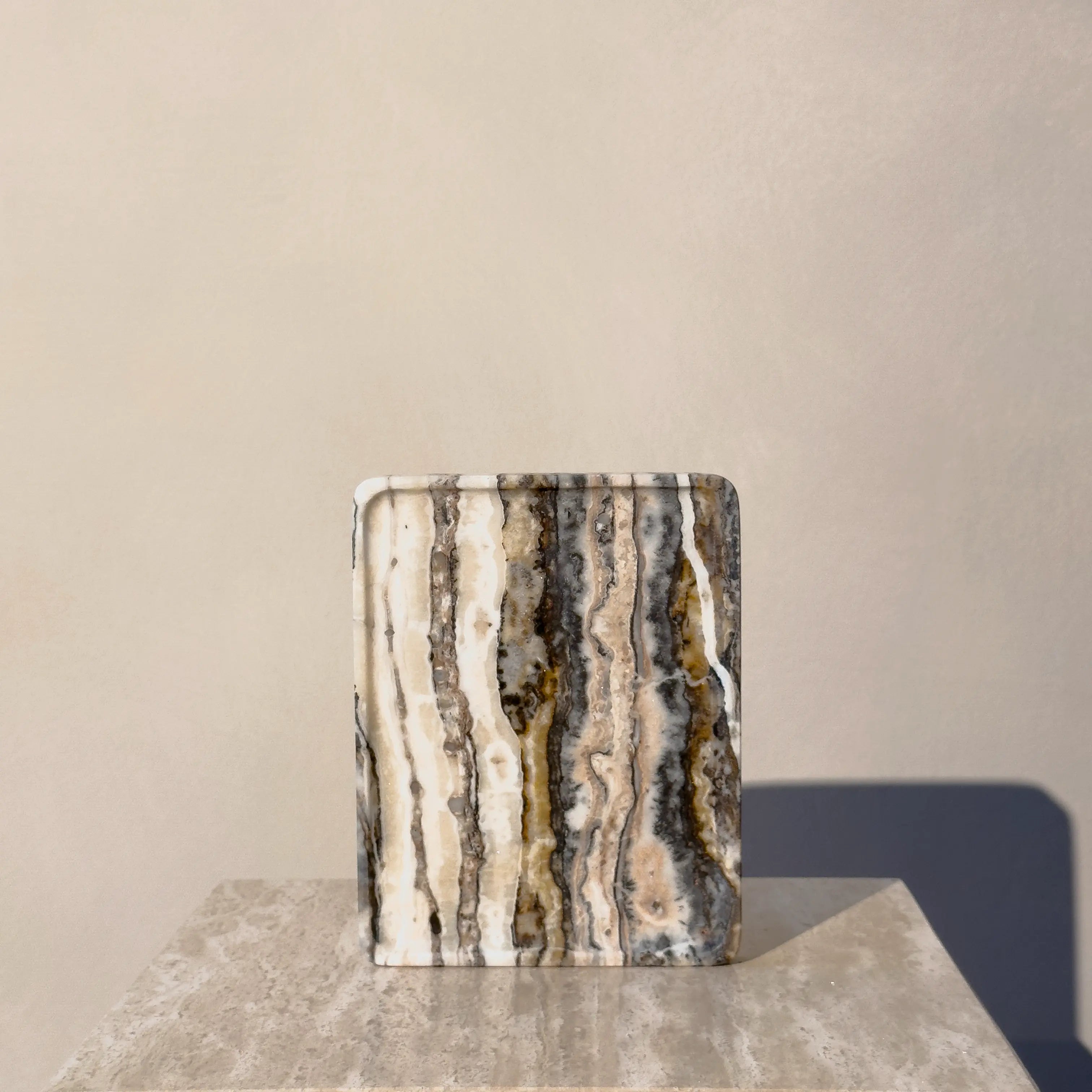 initium tray small - tiramisu travertine