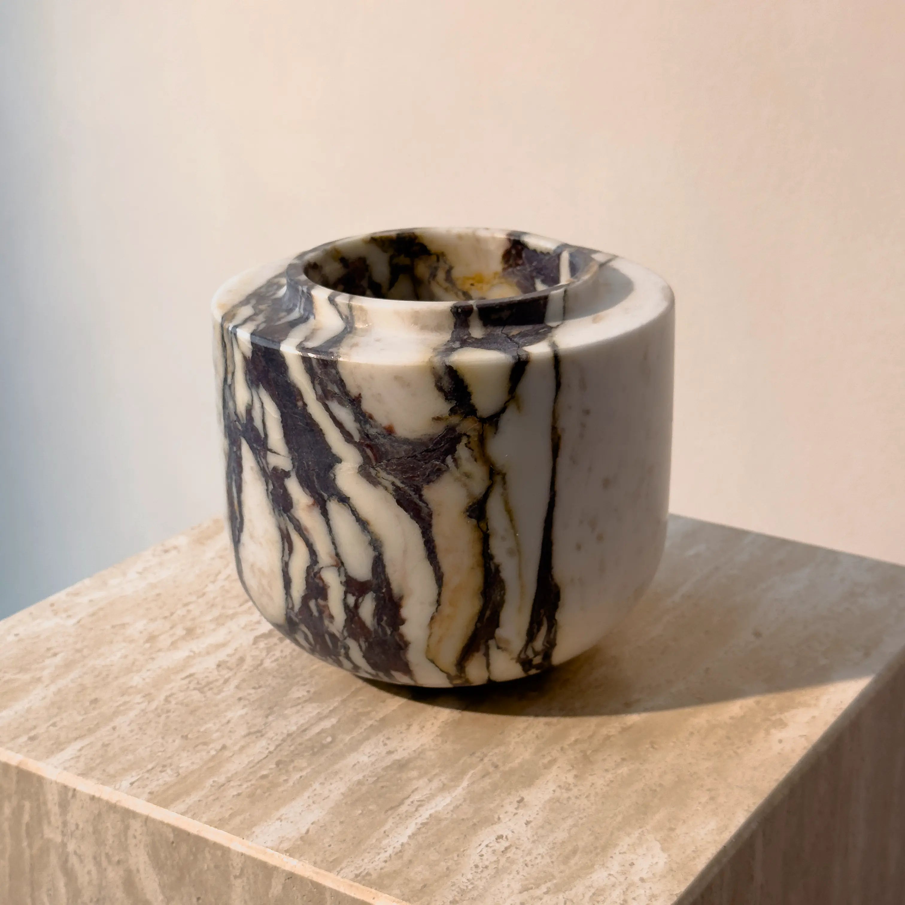 cupola vase - viola calacatta marmor