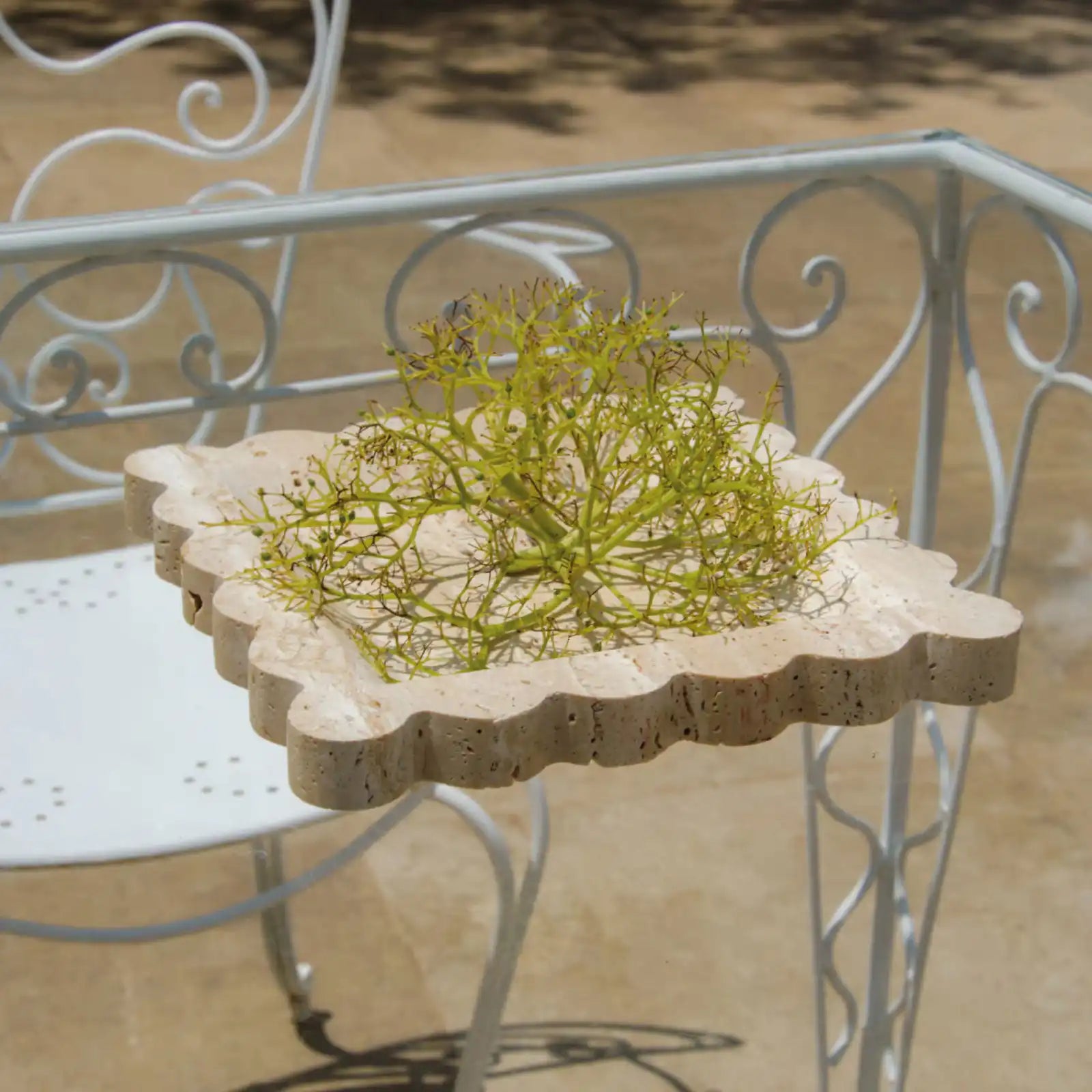 fluctus tray - beige travertine