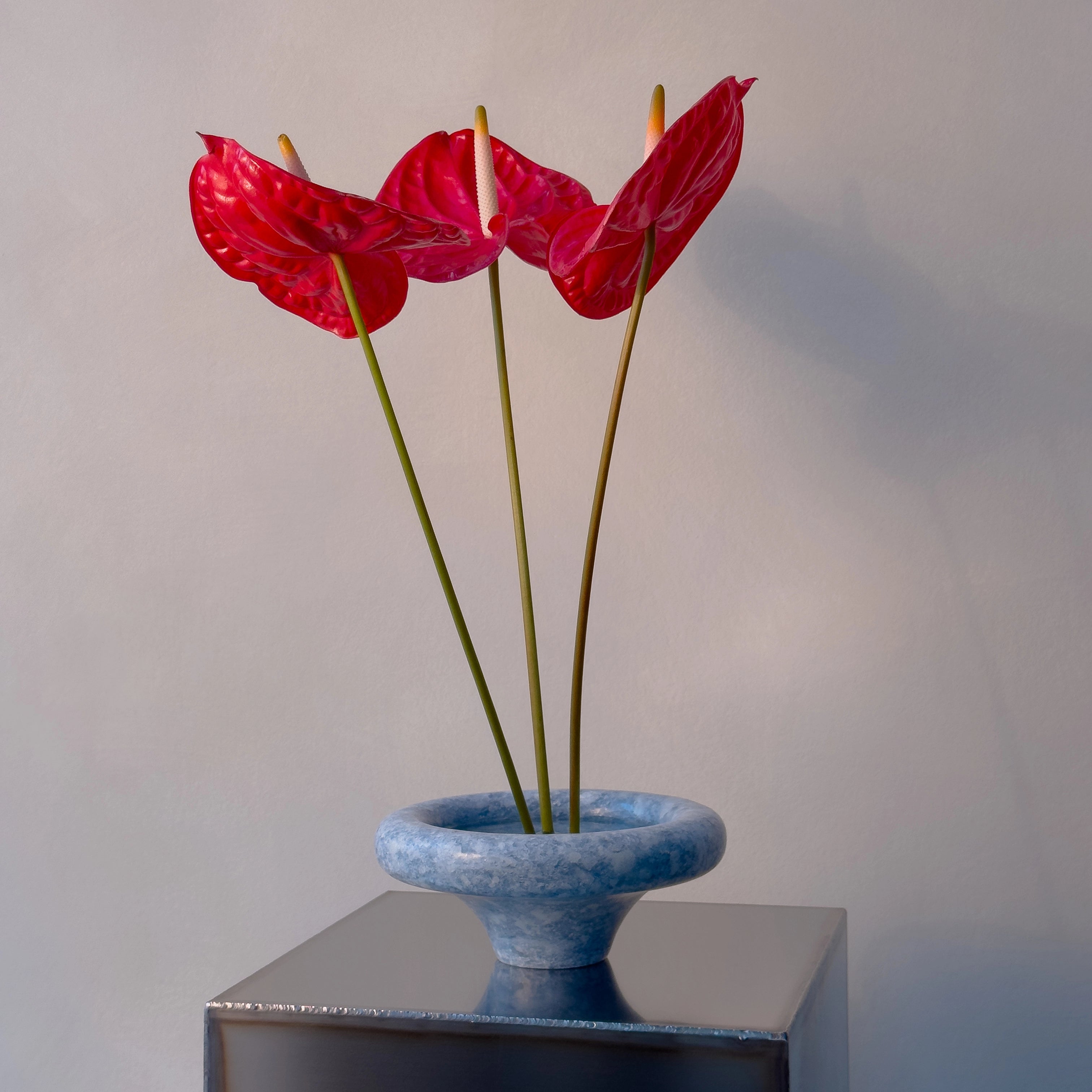 fontana bowl vase - blue crystal marmor